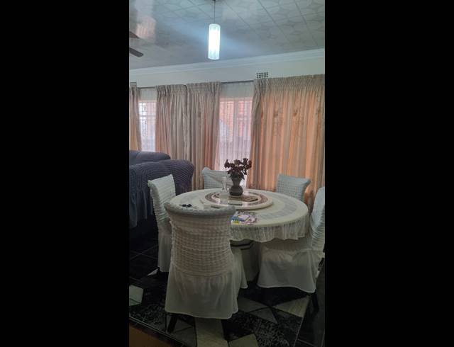 3 BEDROOM HOUSE FOR SALE IN LENNOXTON